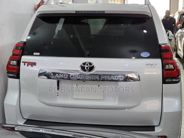 Toyota Land Cruiser Prado 2.7 2020 White