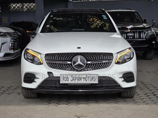 Mercedes-Benz GLC-Class 2019 Off white