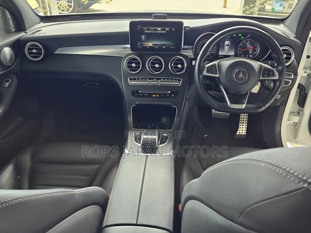 Mercedes-Benz GLC-Class 2019 Off white