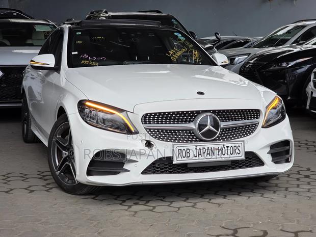 Mercedes-Benz C200 2019 Off white