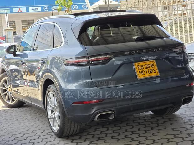Porsche Cayenne Base AWD 2019 Blue