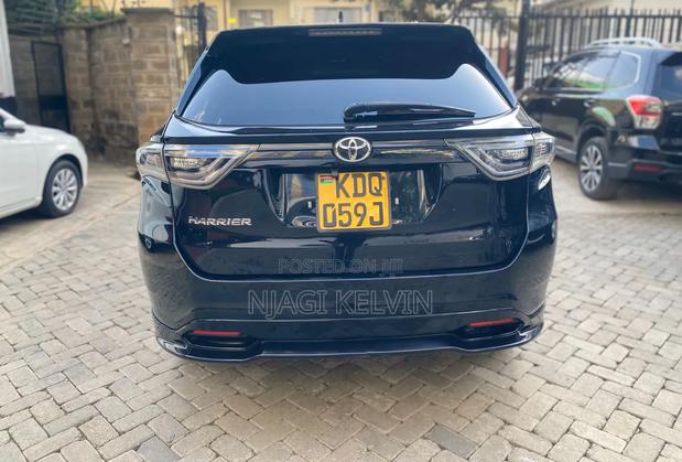 Toyota Harrier 2.0 2017 Black