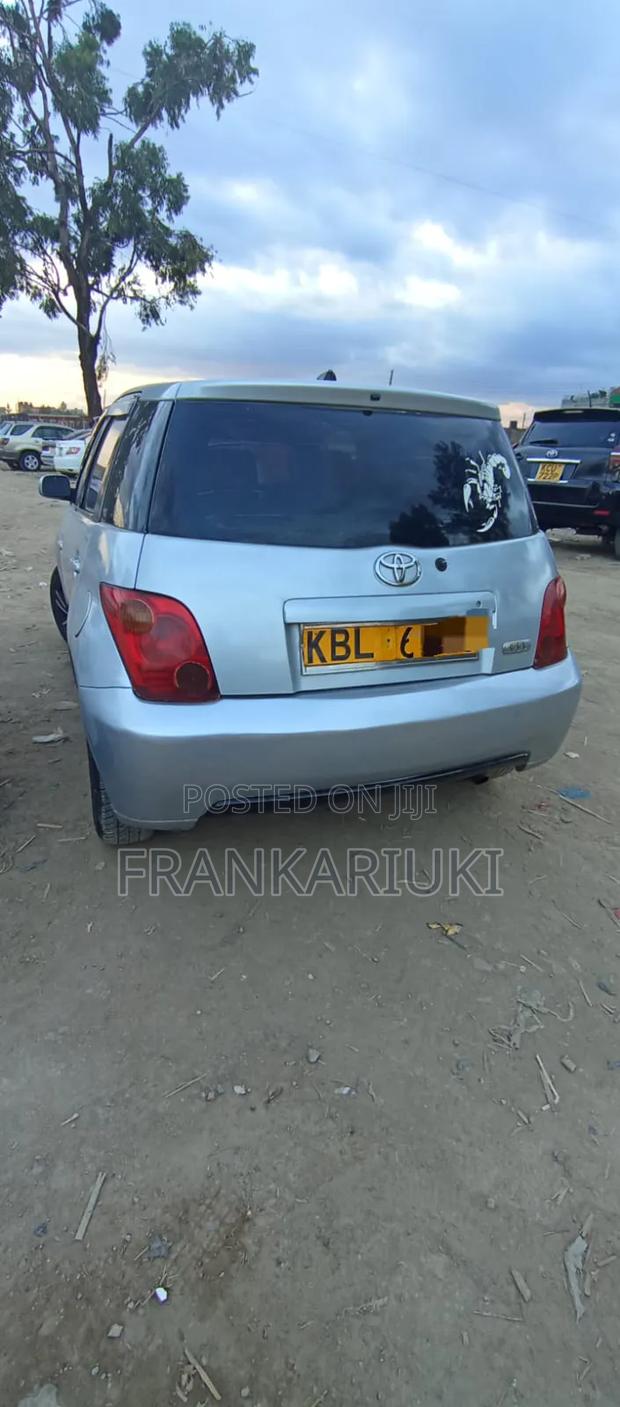 Toyota IST 2005 Silver