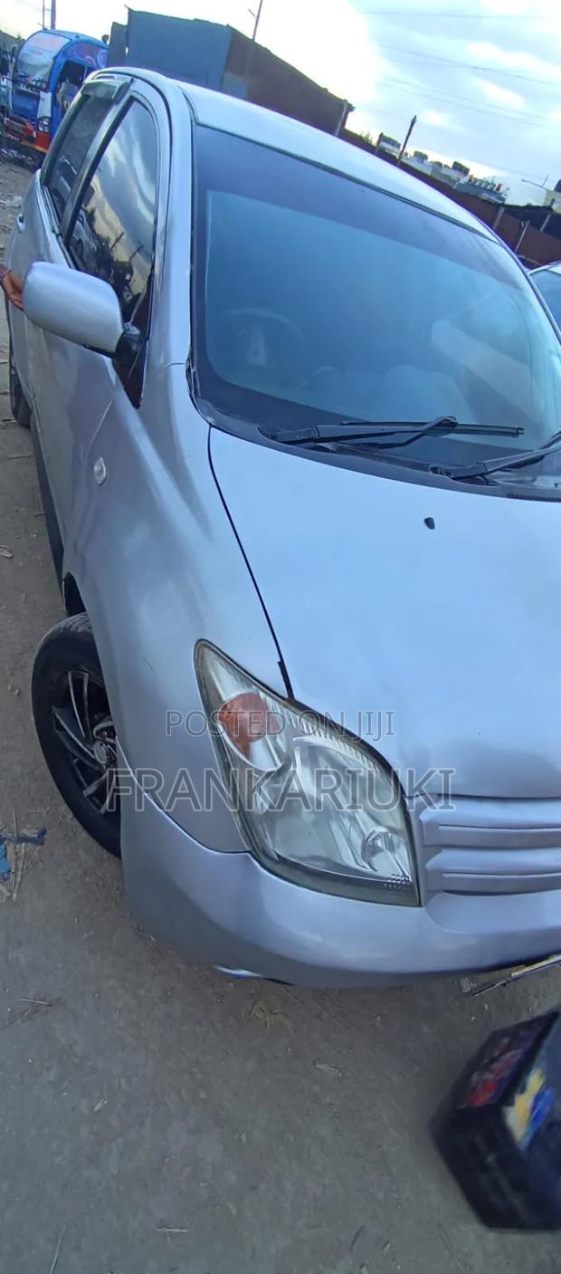 Toyota IST 2005 Silver