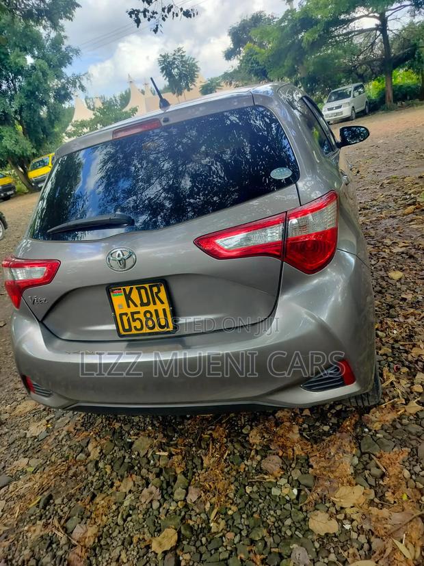 Toyota Vitz 1.0 FWD 5dr 2017 Gray