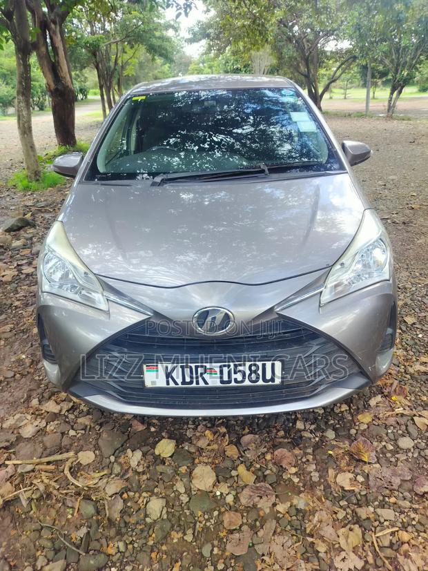 Toyota Vitz 1.0 FWD 5dr 2017 Gray