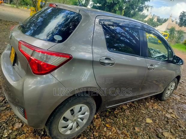 Toyota Vitz 1.0 FWD 5dr 2017 Gray