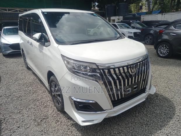 Toyota Esquire 2.0 AWD (7 seater) 2019 White