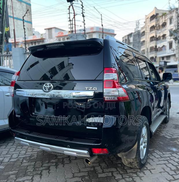 Toyota Land Cruiser Prado 2015 Black