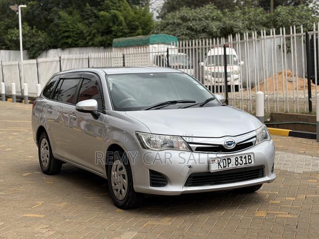 Toyota Corolla Fielder 2015 Silver