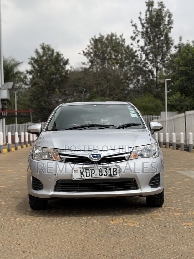 Toyota Corolla Fielder 2015 Silver