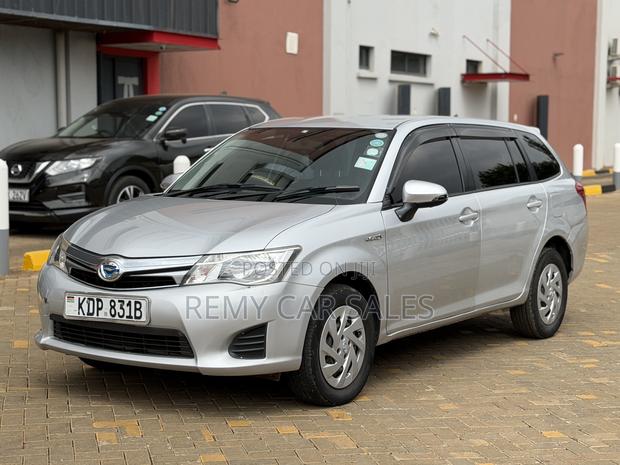 Toyota Corolla Fielder 2015 Silver