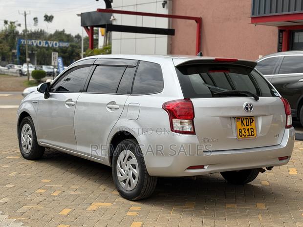 Toyota Corolla Fielder 2015 Silver