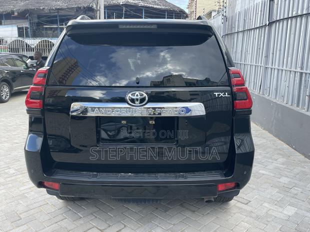 Toyota Land Cruiser Prado 2.8 2021 Black