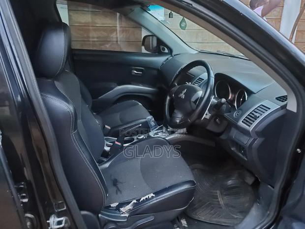 Mitsubishi Outlander 2012 Black