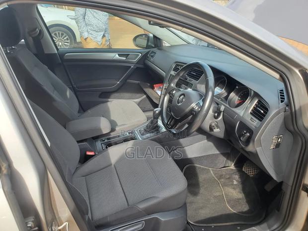 Volkswagen Golf 2016 Silver