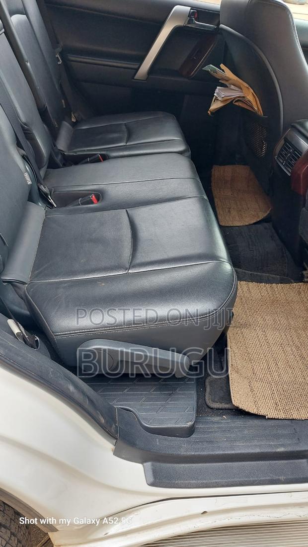 Toyota Land Cruiser Prado 2017 White