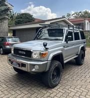 Toyota Land Cruiser 4.0 V6 GX-R 2015 Silver for sale