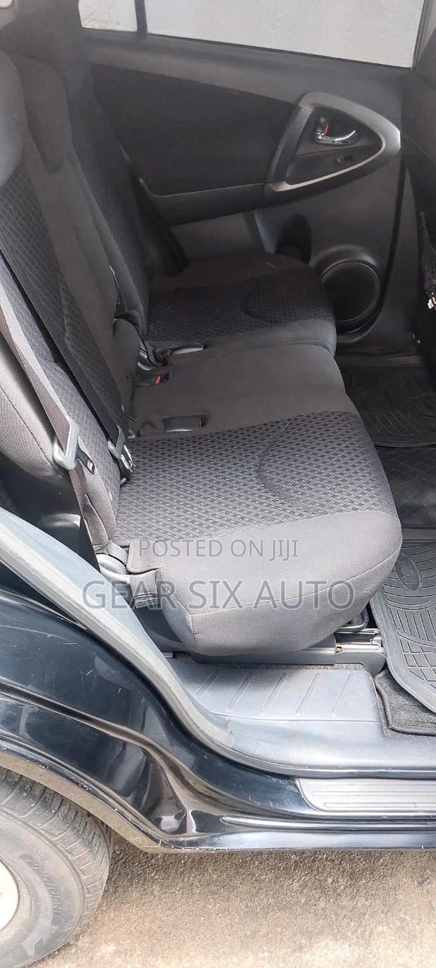 Toyota Vanguard 2012 Black