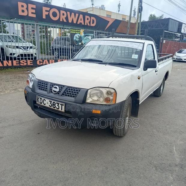 Nissan Hardbody 2002 White