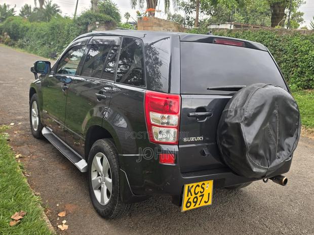 Suzuki Escudo 2011 Black