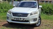 Toyota Vanguard 2012 White for sale
