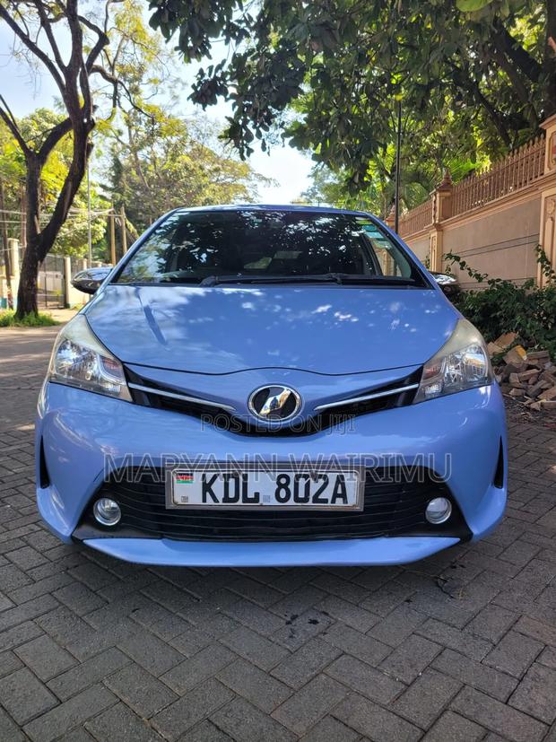 Toyota Vitz 1.3 FWD 5dr 2015 Blue