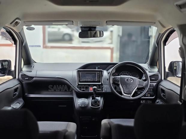 Toyota Voxy 2019 White
