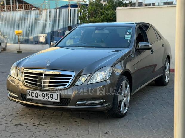 Mercedes-Benz E250 2013 Silver
