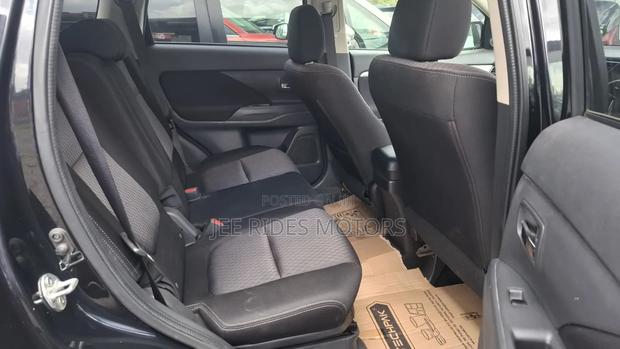Mitsubishi Outlander 2016 Black