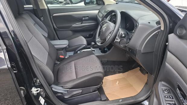 Mitsubishi Outlander 2016 Black