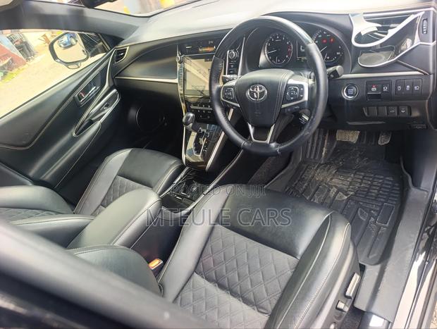 Toyota Harrier 2018