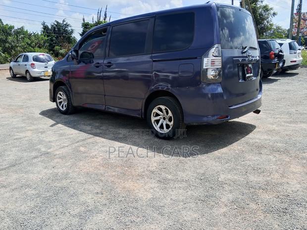 Toyota Voxy 2007 Blue