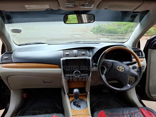 Toyota Premio 2012 Purple