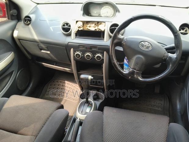 Toyota IST 2005 Red