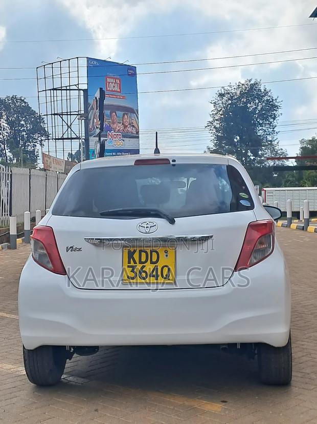 Toyota Vitz 1.0 FWD 5dr 2014 White