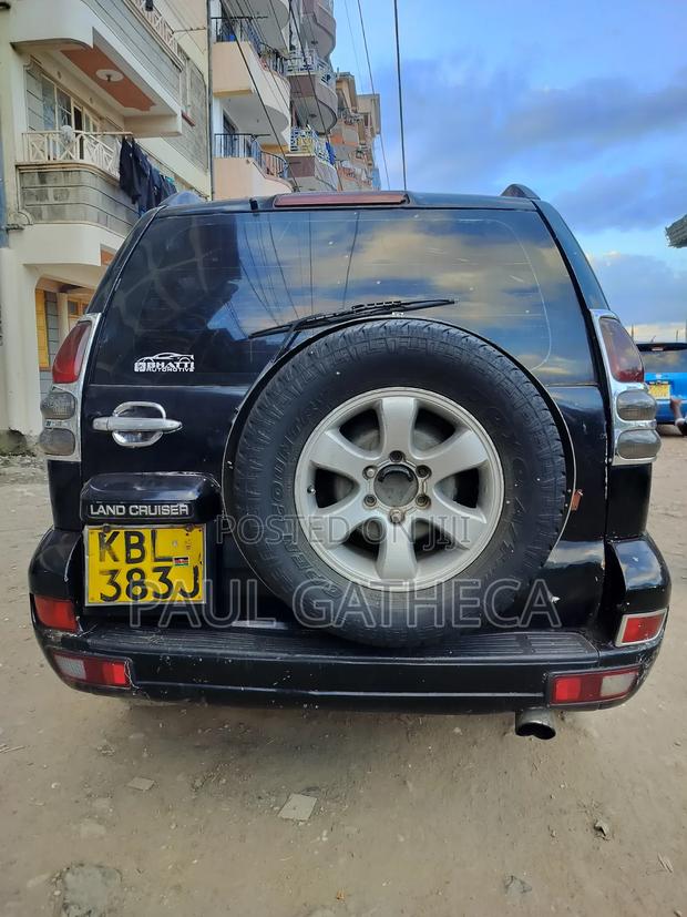 Toyota Land Cruiser 2004 Black