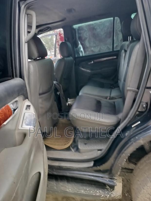 Toyota Land Cruiser 2004 Black