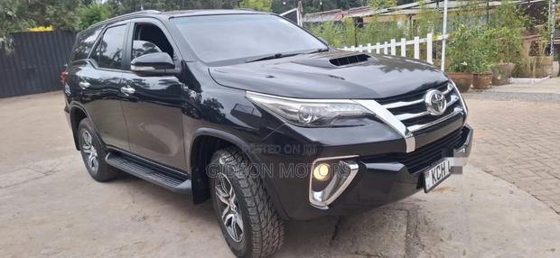 Toyota Fortuner 2016 Black