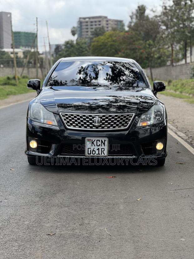 Toyota Crown 2010 Black