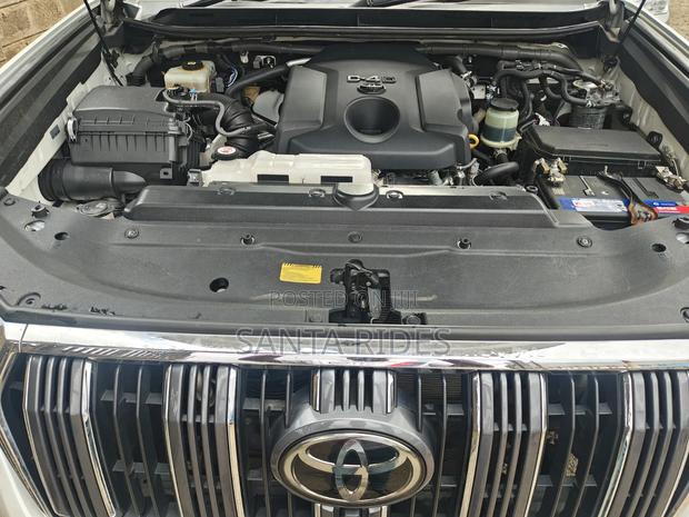 Toyota Land Cruiser Prado 2.8 2021 White