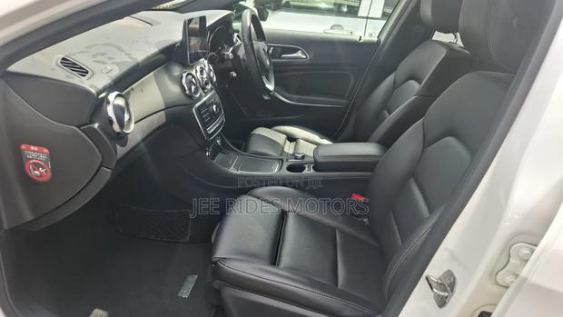 Mercedes-Benz GLA-Class 2019 White