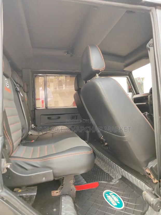 Land Rover Defender Puma 110 2.4 TD 2012 Gray