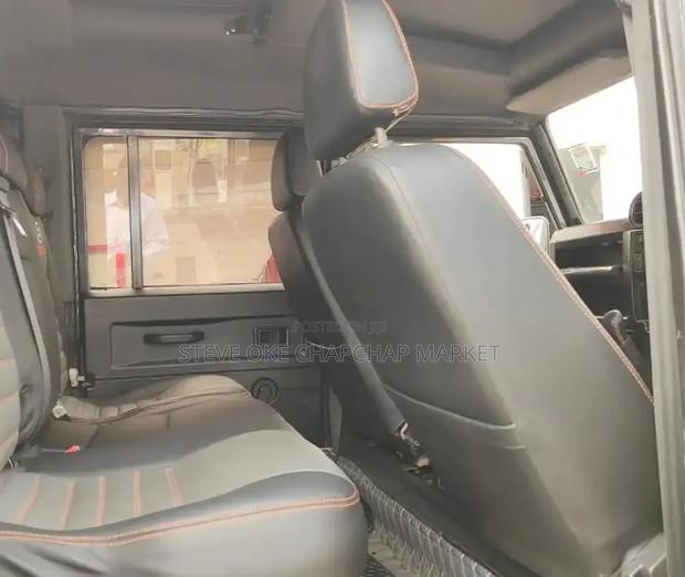 Land Rover Defender Puma 110 2.4 TD 2012 Gray