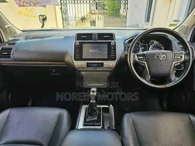 Toyota Land Cruiser Prado 2.8 2019 Black