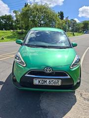Toyota Sienta 2018 Green for sale