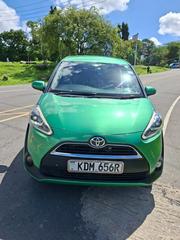 Toyota Sienta 2018 Green for sale