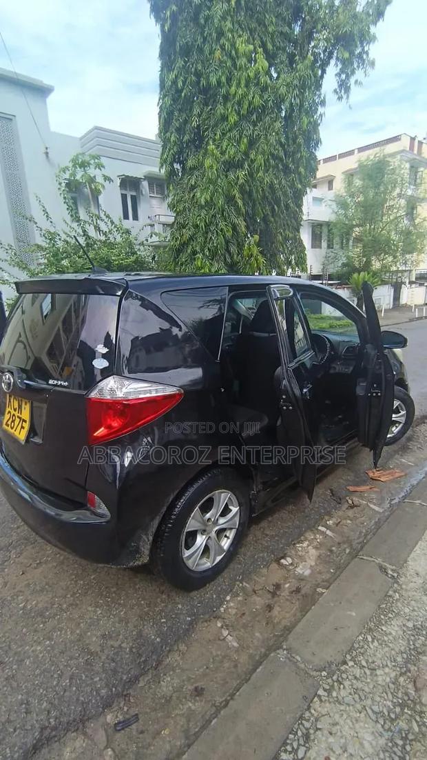 Toyota Ractis 2015 Black
