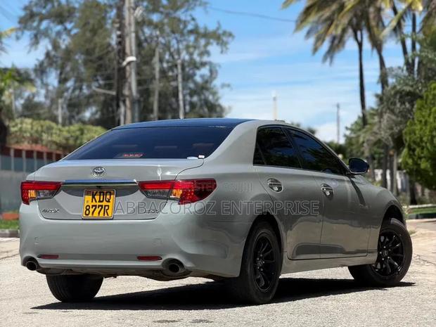 Toyota Mark X 2015