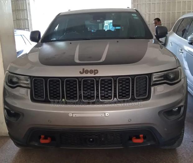 Jeep Grand Cherokee 2017 Silver